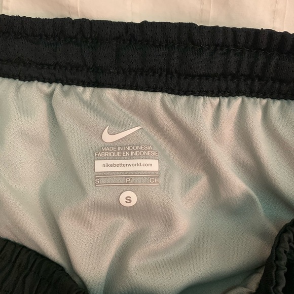 Nike athletic shorts - Picture 2 of 2